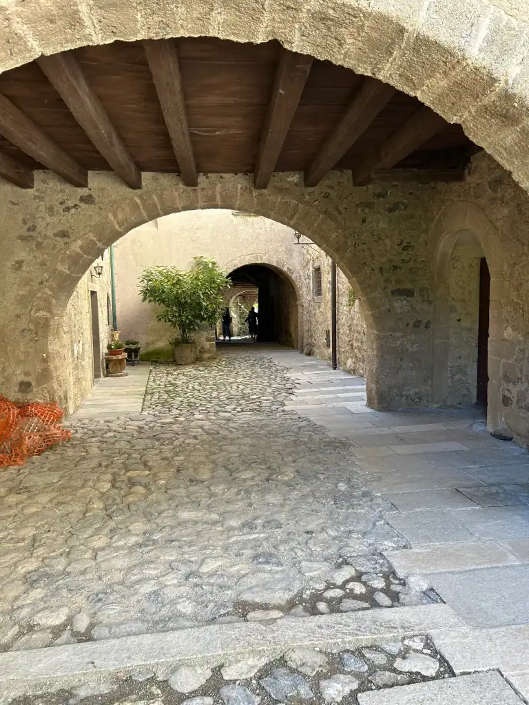 Via Porticata dall'Entrata