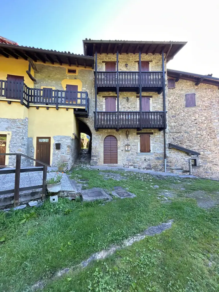 Interno con Sottopassaggio