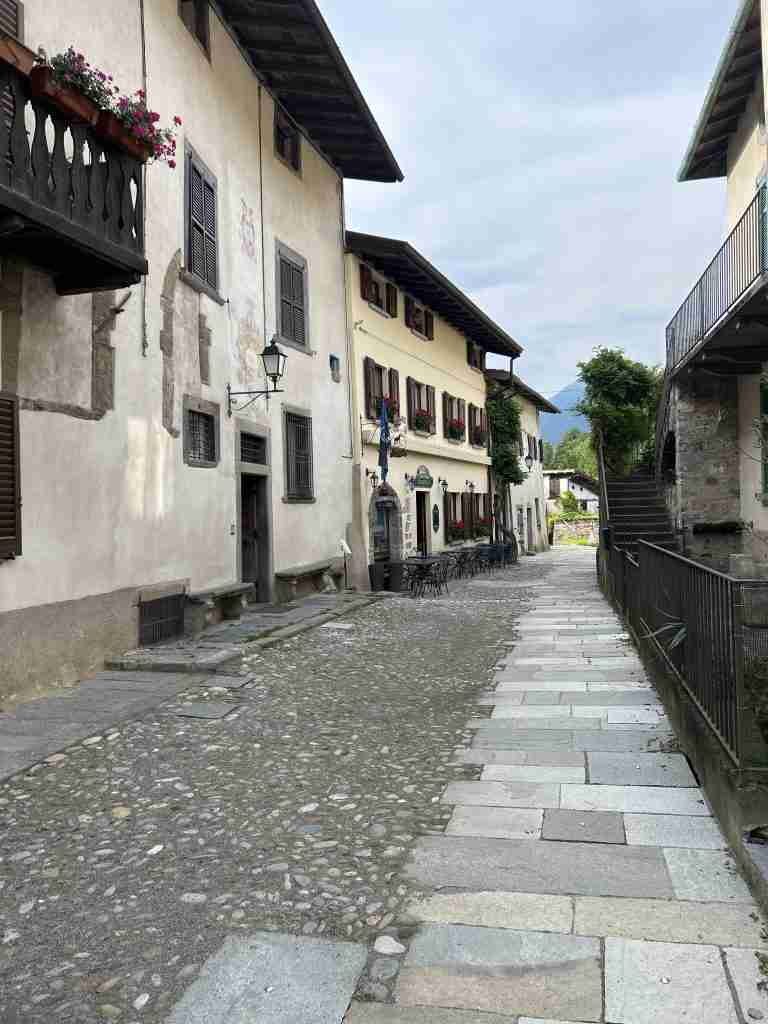 Cornello 2° Livello nobiliare verso palazzo Tasso