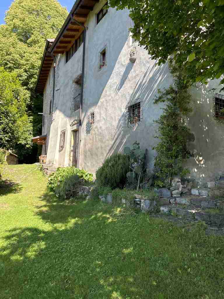 Porzione di edificio ristrutturata a Bretto Basso