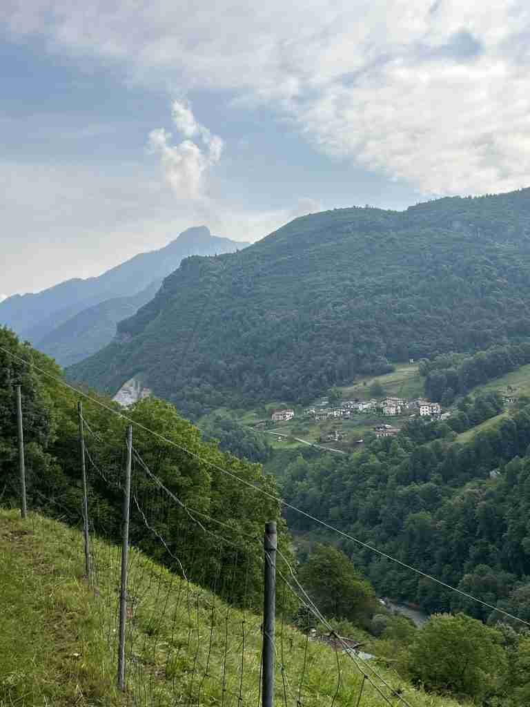 Vista sopra Cornello dal Monte Tasso