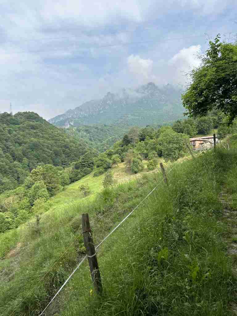 Uscita Mulattiera Cornello - Bretto tratto finale deteriorato e recintato