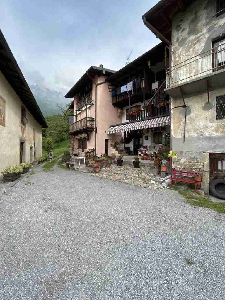 Piazzetta a Bretto Alto e abitazioni ex pertinenze Palazzo Tasso
