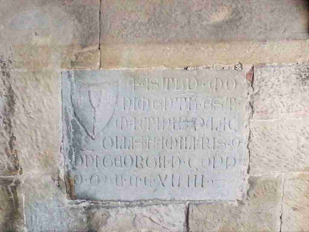 Epigrafe funebre Condottiero Giorgio De' Zoppo 1285 - 1342 (foto CC Di Nazasca - Opera propria, CC BY-SA 4.0),