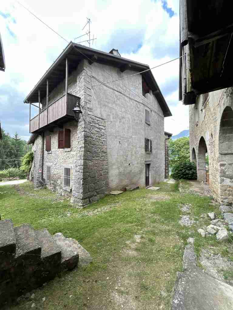 Alcune case sono abitate