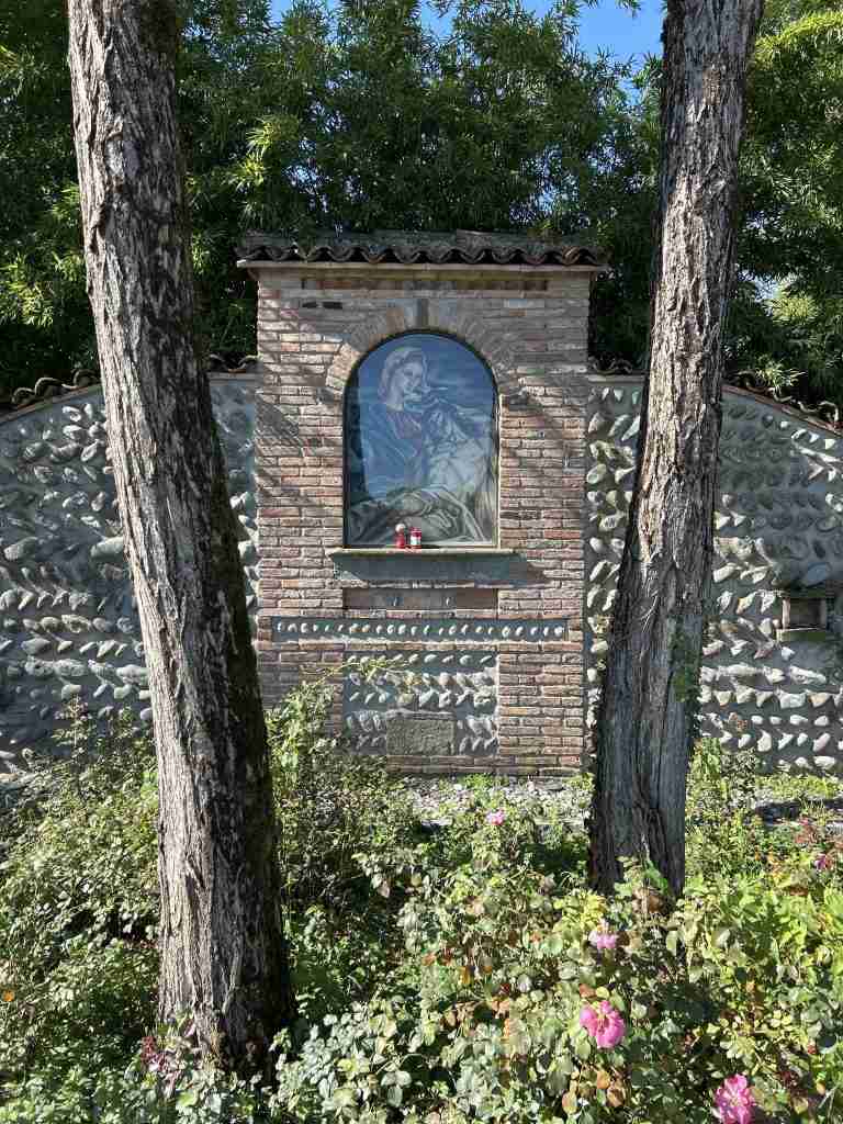 Santella lungo la Strada delle Gambe