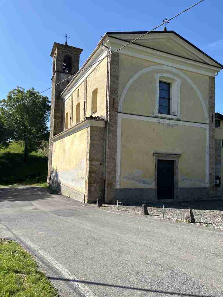 La devozione locale venera Sant'Antonio e la Madonna della Pietà.