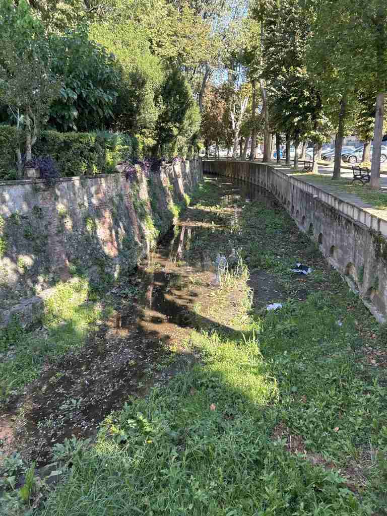 Fossato all'uscita da Porta Gnano