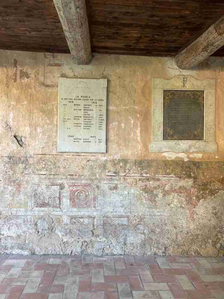 Lapide ai Caduti e a Giochino Begnis (1890)