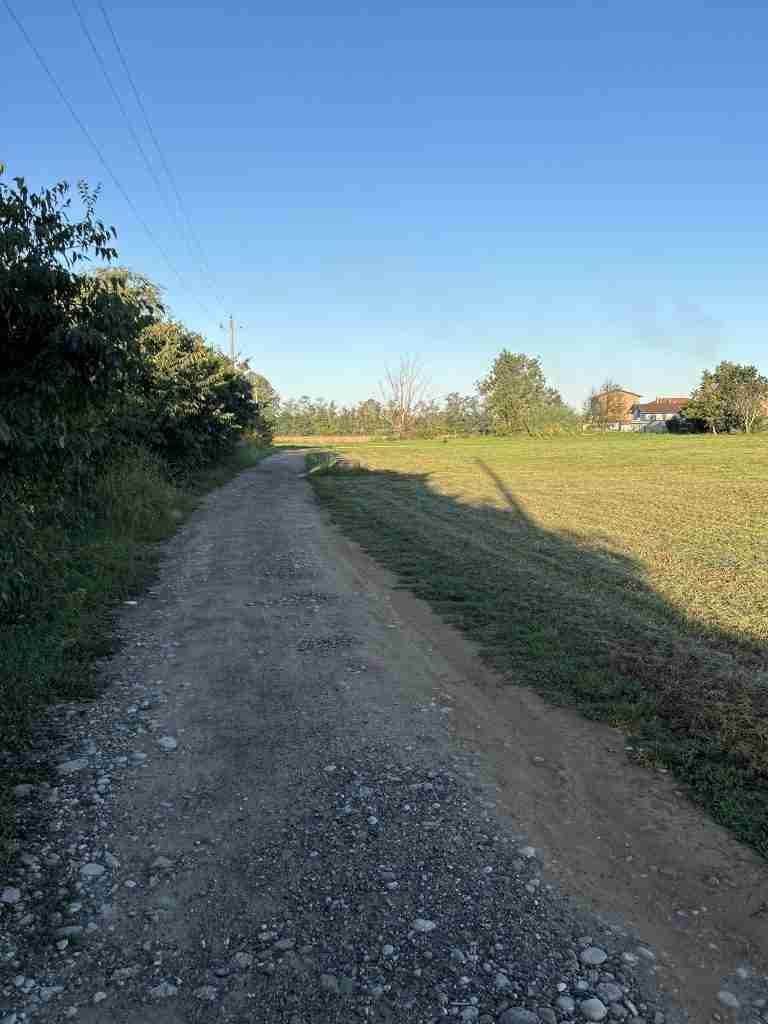 Sterrato tra i campi