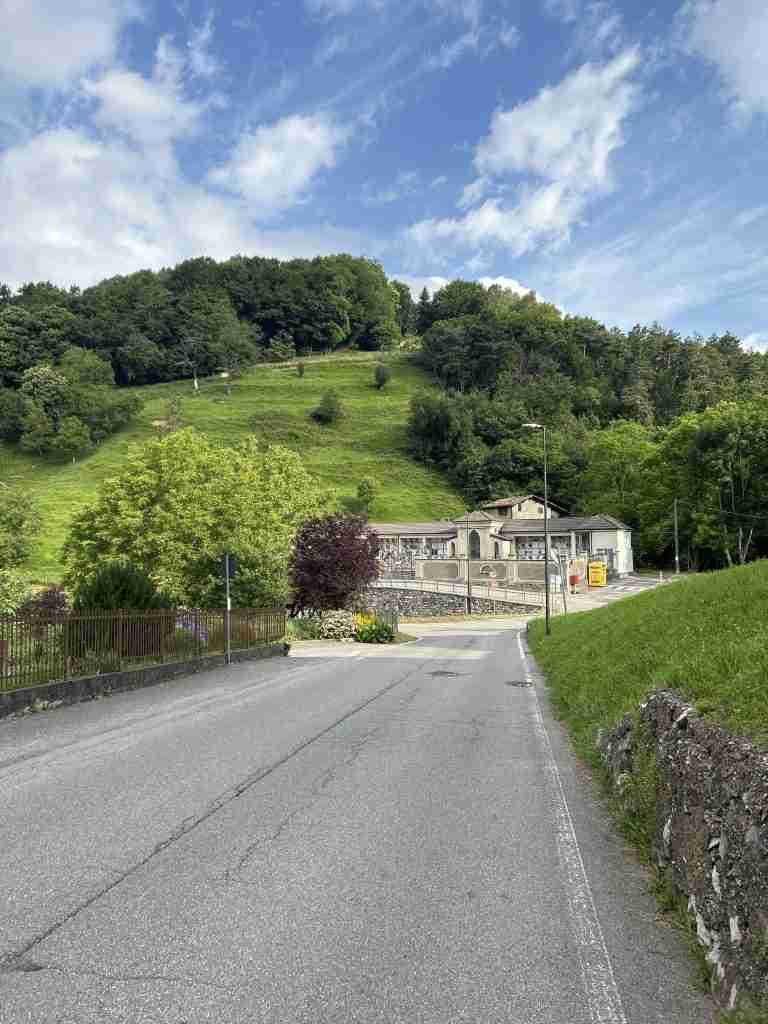 Collina e cimitero di San Pietro d'Orzio