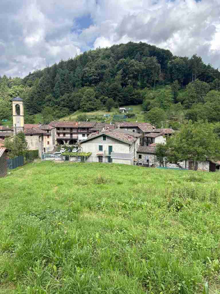 Vista del borgo di Grumo dall'alto