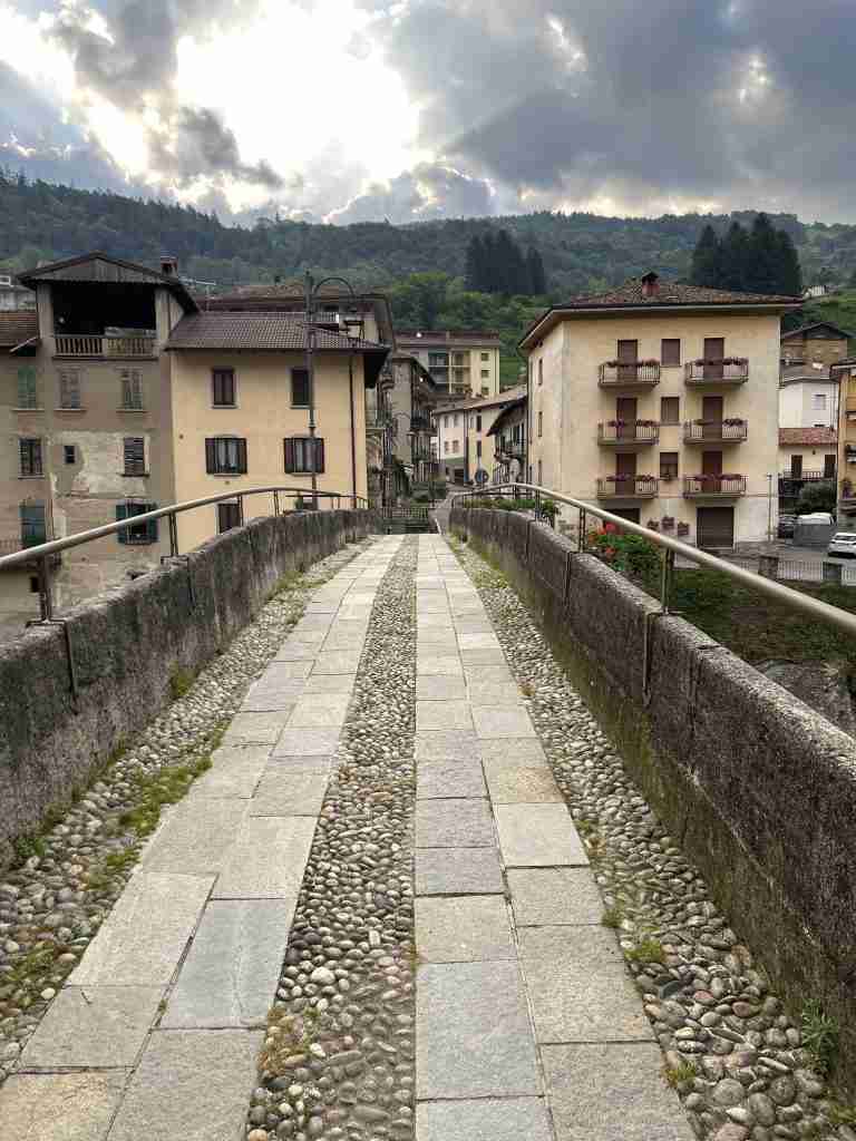 Ponte Vecchio (Mercatorum) verso San Giovanni Bianco