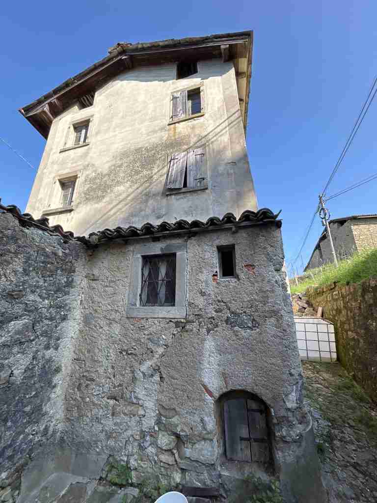 Lato casale abbandonato