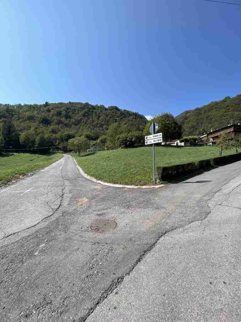 Uscita dalla strada per Alino