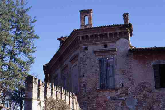 Castel Liteggio Fronte - Muro Merlato e supporto Campana - Anno 2007