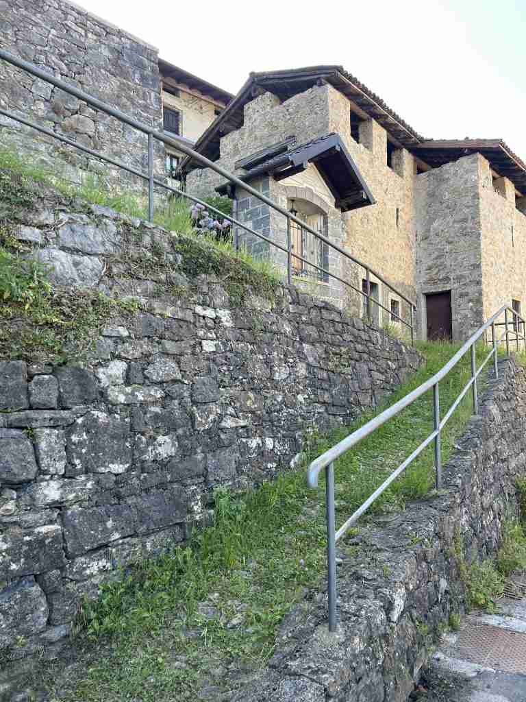 Rampa d'accesso al casale abbandonato