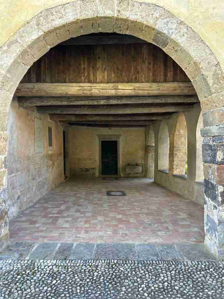 Interno del Porticato Laterale