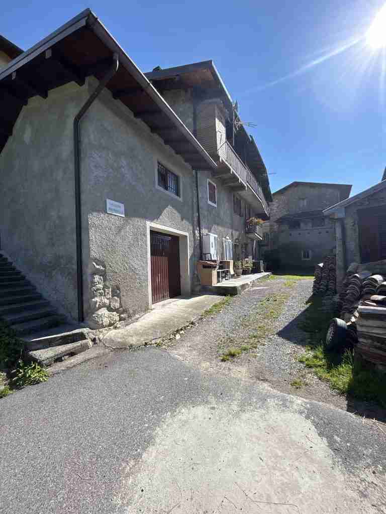 Fondo Chiuso con targa "Località Brembella"