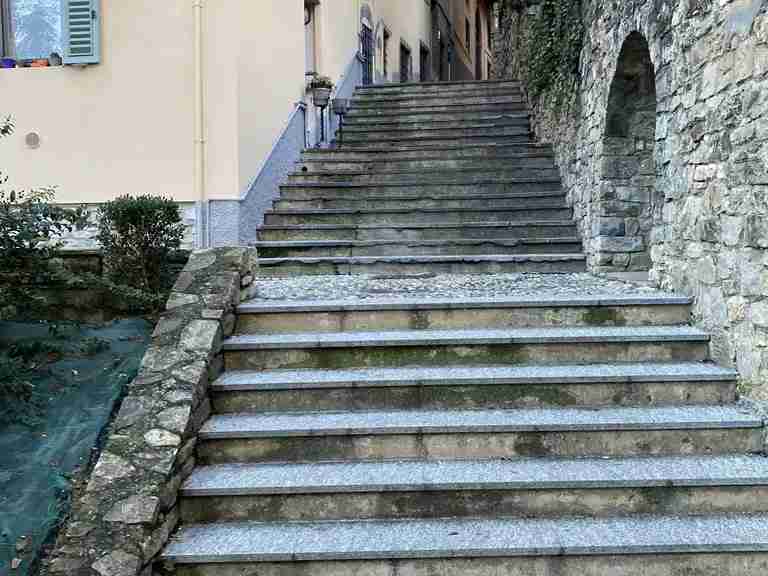 Scaletta di Via Aquila Nera BG