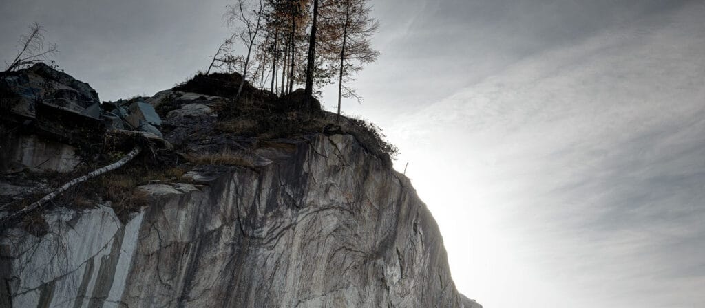 Valbrutta cave di Serpentino Verde - Lanzada (SO)