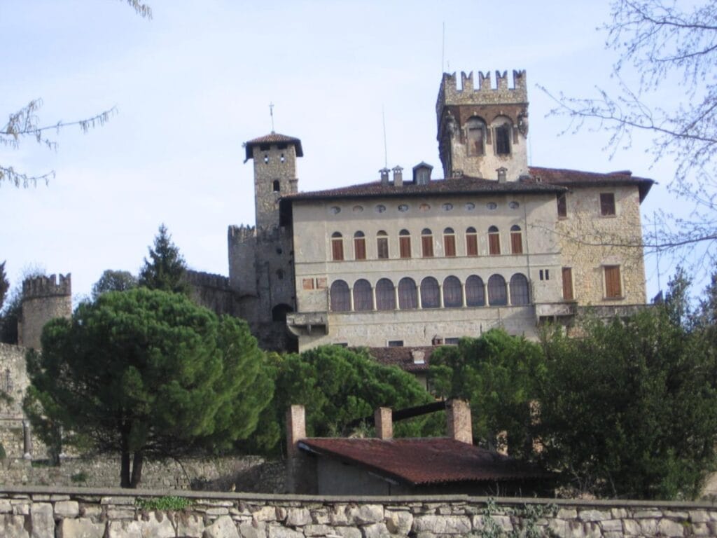 Castello Camozzi Vertova - Costa Mezzate (BG)